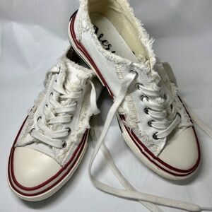 VERY G WOMEN'S DAKO FRAYED DETAIL LACE-UP FASHION ATHLETIC SNEAKER 8 NWOT